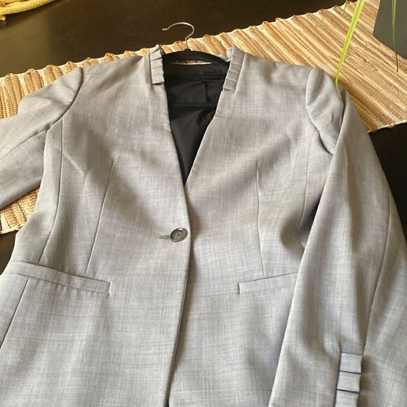 GUC banana republic light grey blazer , one button size 2 - Picture 1 of 8